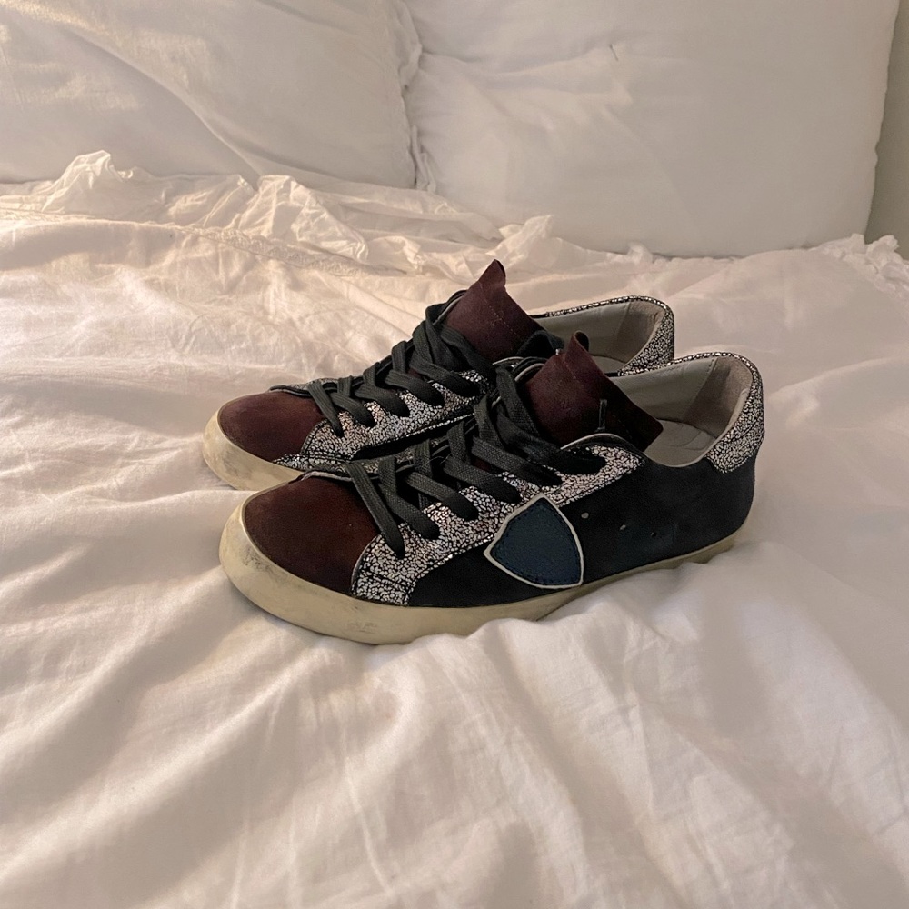 Philippe Model low top sneakers in navy blue and wine purple